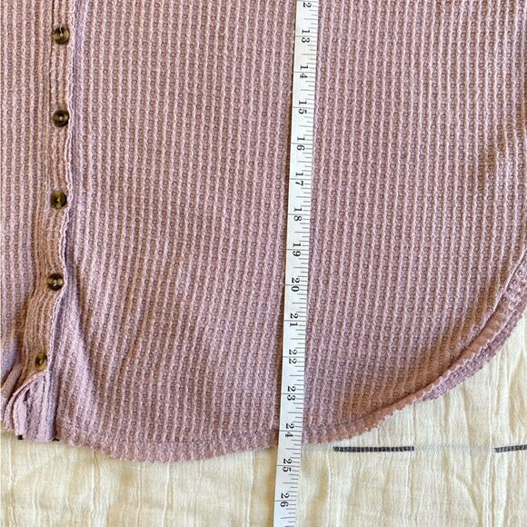 Urban Outfitters Tops Jojo Oversized Thermal Button Front Top Size Medium - Picture 11 of 11